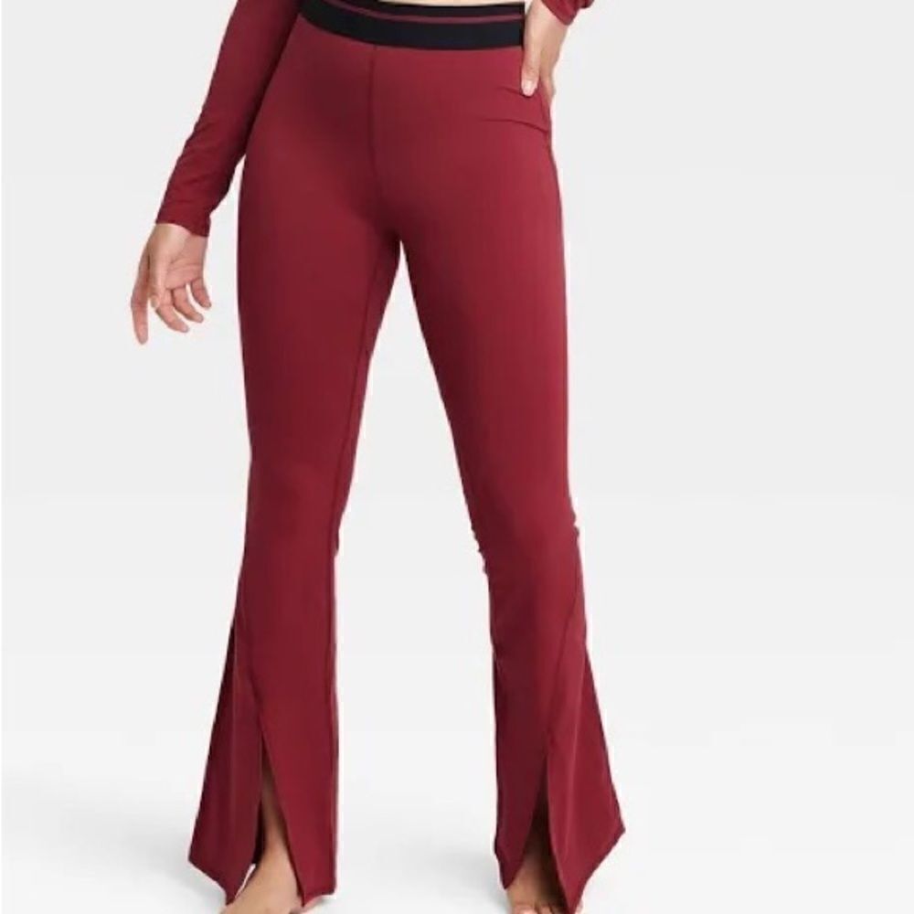 Joylab Women's Pants & Jumpsuits High-Rise Split Flare Leggings Medium - Picture 2 of 8